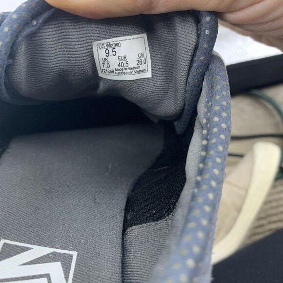 Vans gray with gold dots Ultra Cush sneakers - Picture 6 of 9